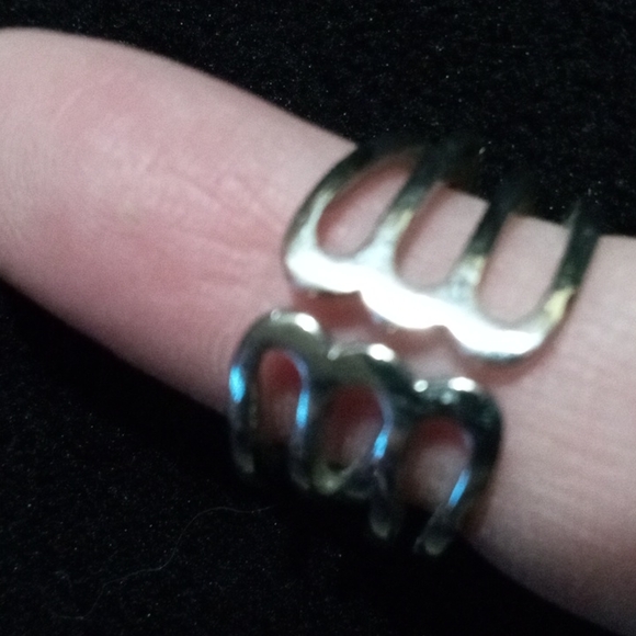 Silver ring 💍 - Picture 2 of 4